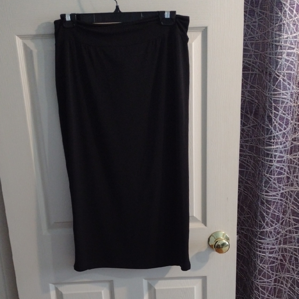 CLARA SUNWOO Classic Black Pencil Skirt